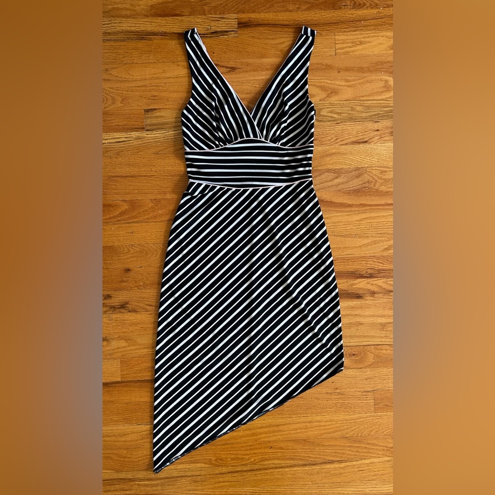 V Neck Dress Y2K Black White Striped Asymmetrical Hem Size M